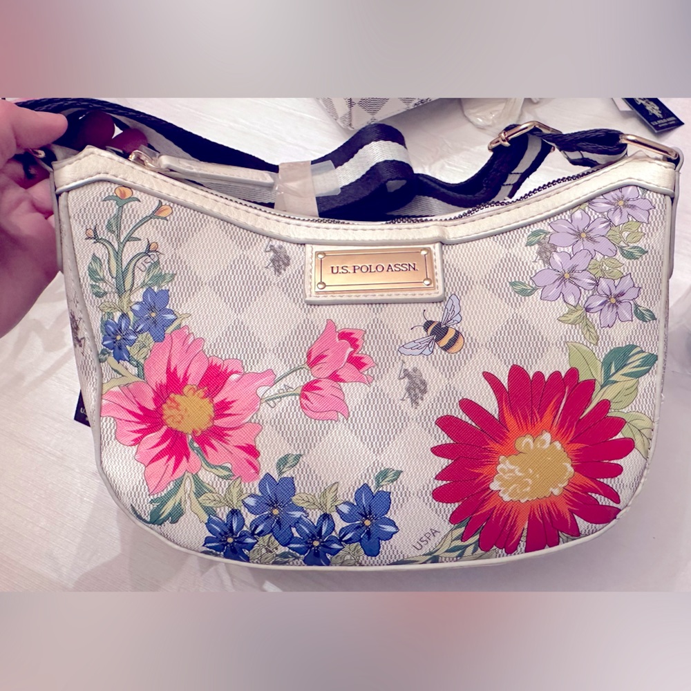 US Polo Assn FLORAL DIAMOND CROSSBODY BAG
Gray